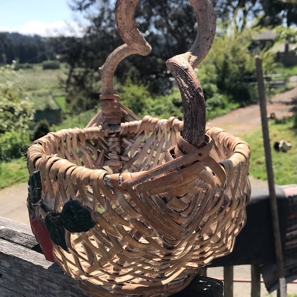 Vintage Beautiful Bent Branch Handle Apple Basket - Picture 9 of 13